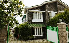 Golden Vista - Luxury Homestay